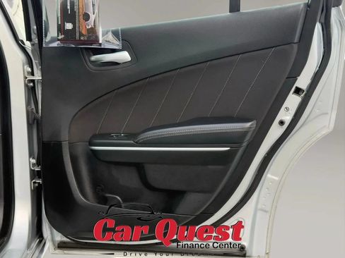 Used 2022 Dodge Charger SXT RWD image 16