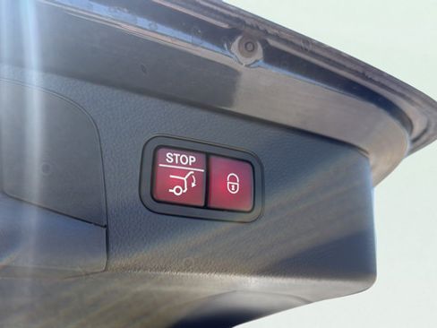 Used 2022 Mercedes-Benz GLC 300 4MATIC image 10