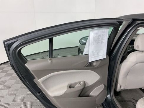 Used 2018 Chevrolet Cruze LT w/ Sun And Sound Package image 24