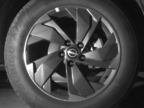 Used 2025 Nissan Rogue SV image 13