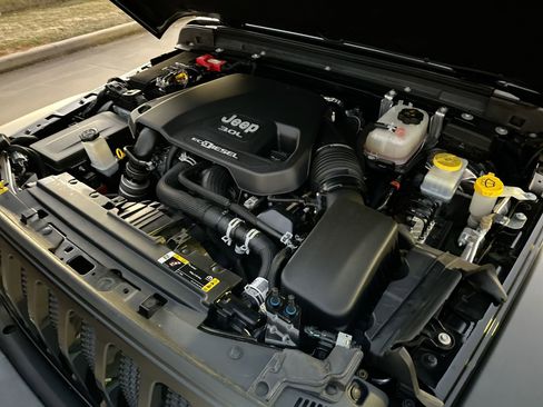 Used 2022 Jeep Wrangler Unlimited Sport image 24