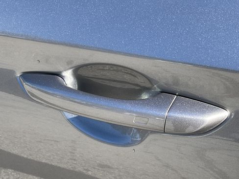 Used 2026 Genesis G70 2.5T image 30