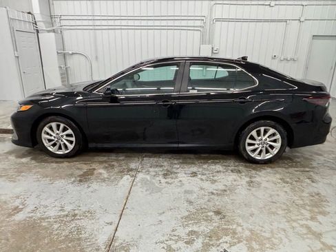 Used 2023 Toyota Camry LE FWD image 3