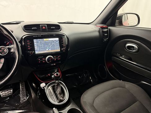 Used 2019 Kia Soul + image 15