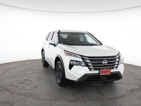 Used 2025 Nissan Rogue SV FWD image 3