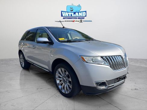 Used 2012 Lincoln MKX AWD image 3