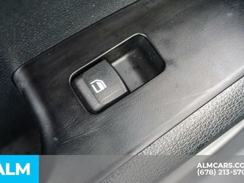Used 2025 Kia Soul LX w/ LX Technology Package FWD image 47