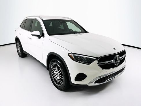 Used 2025 Mercedes-Benz GLC 300 image 1