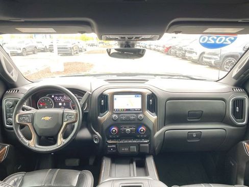Used 2020 Chevrolet Silverado 1500 High Country w/ Technology Package AWD/4WD image 21