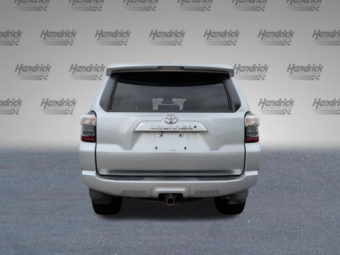 Used 2016 Toyota 4Runner SR5 RWD image 8