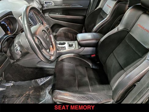 Used 2018 Jeep Grand Cherokee Trailhawk image 2