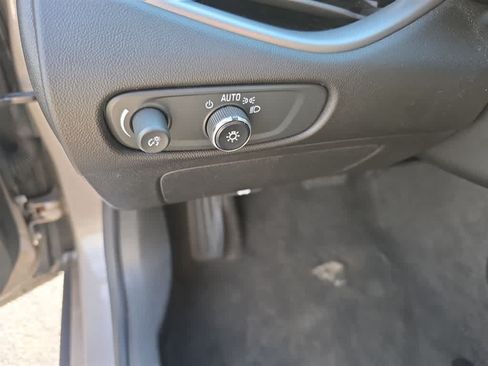 Used 2023 Chevrolet Malibu LT FWD image 19