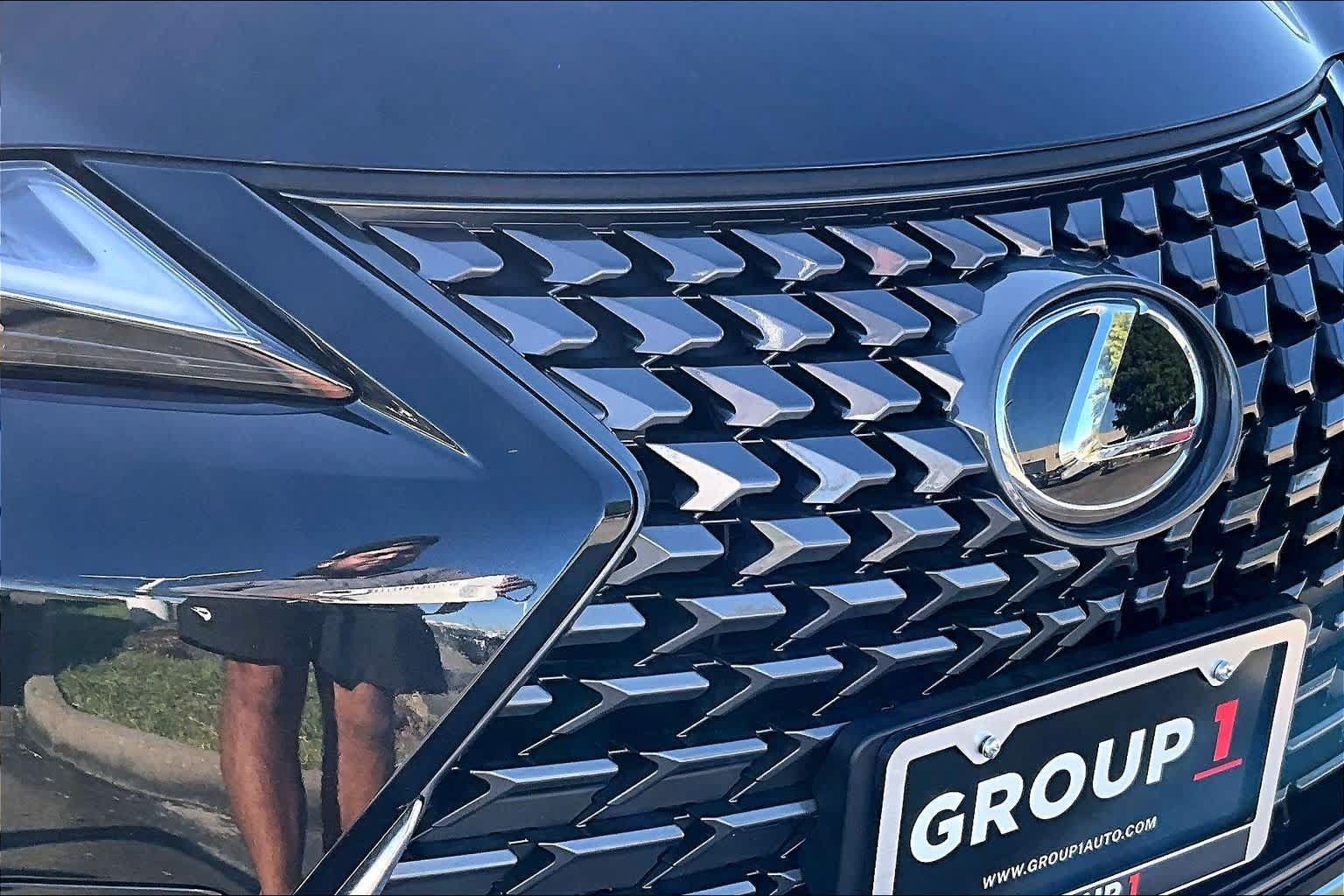 Used 2025 Lexus UX 300h FWD w/ Accessory Package (Z1) image 27