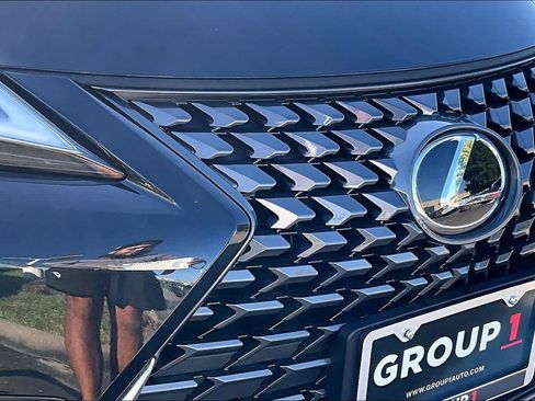 Certified 2025 Lexus UX 300h FWD w/ Accessory Package (Z1) image 27