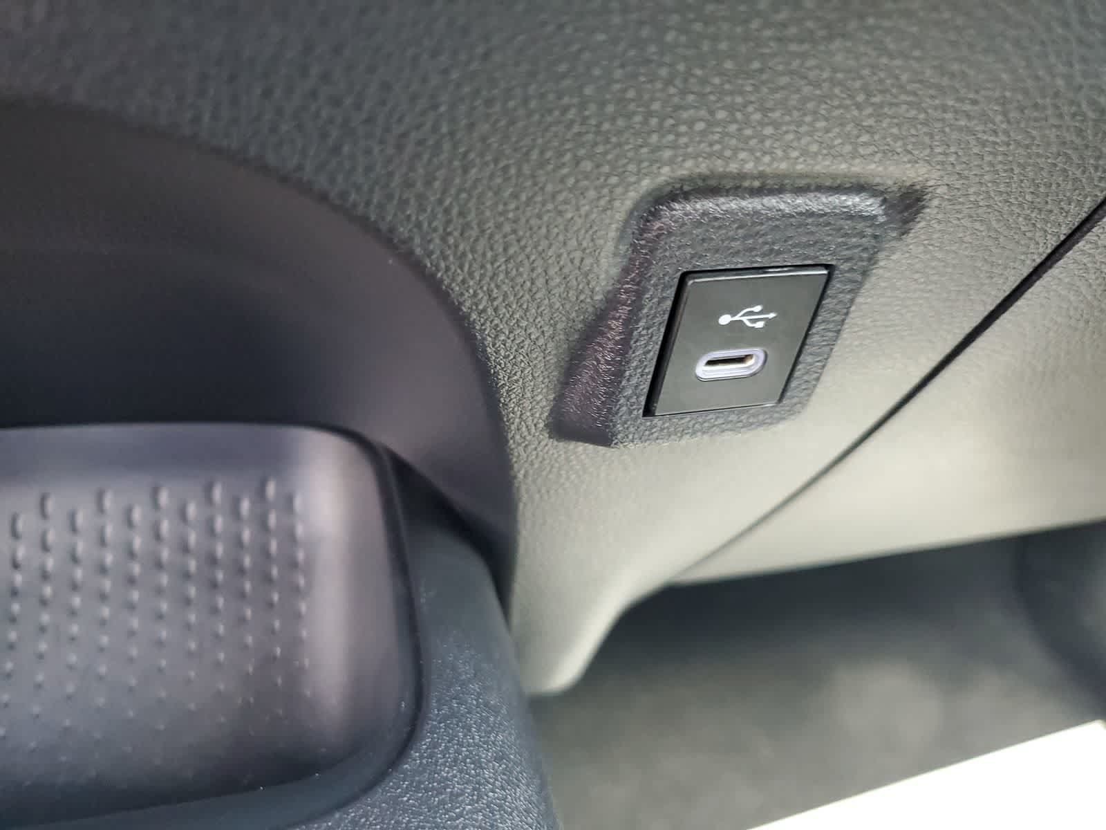 Used 2025 Toyota Corolla LE FWD image 22