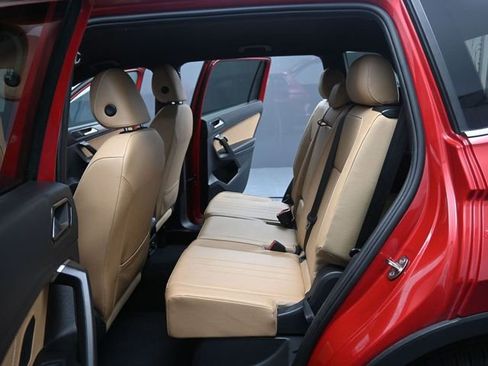 Used 2022 Volkswagen Tiguan SE FWD image 10