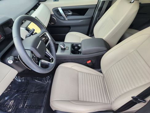 Used 2024 Land Rover Discovery Sport S image 14