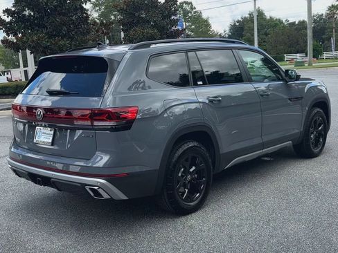 New 2025 Volkswagen Atlas Peak Edition SE image 8