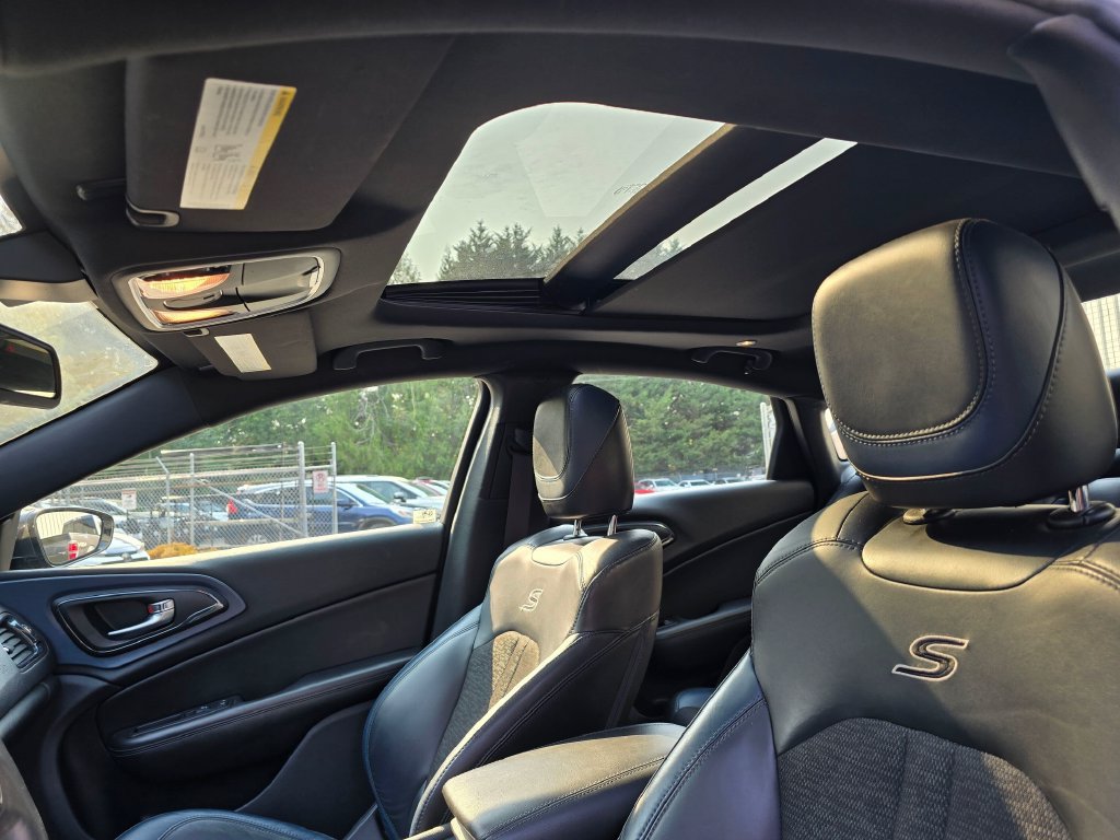 Used 2015 Chrysler 200 S w/ Comfort Group FWD image 13
