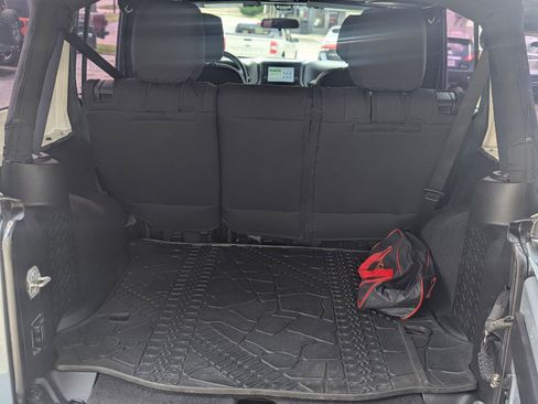 Used 2015 Jeep Wrangler Unlimited Sport AWD/4WD image 29
