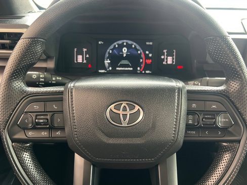 Used 2025 Toyota Tacoma SR5 AWD/4WD image 19