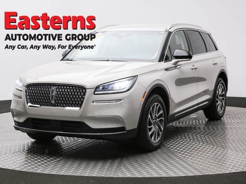 Used 2022 Lincoln Corsair Standard w/ Equipment Group 101A image 1