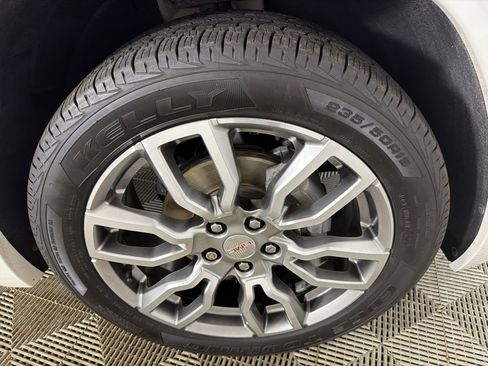 Used 2022 GMC Terrain Denali w/ Denali Premium Package AWD/4WD image 14