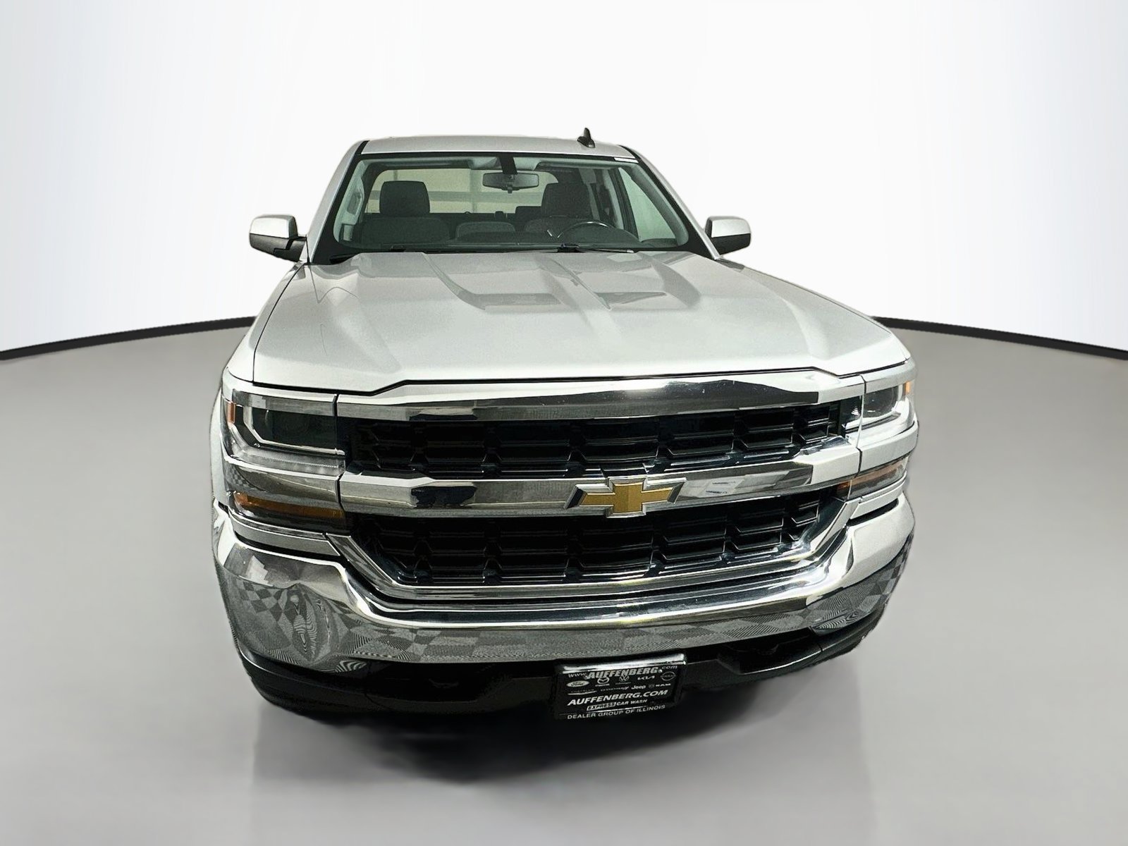 Used 2018 Chevrolet Silverado 1500 LT AWD/4WD image 2