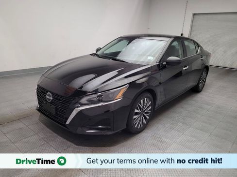 Used 2025 Nissan Altima 2.5 SV FWD image 1