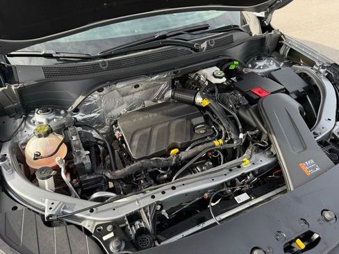 Used 2025 Chevrolet Trax LT w/ LT Convenience Package image 11