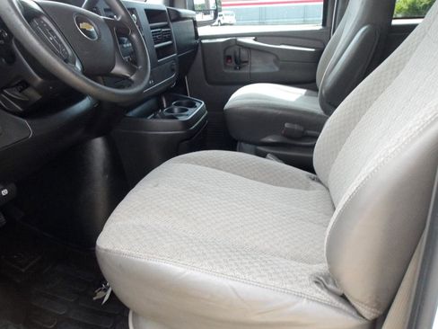 Used 2014 Chevrolet Express 1500 LT w/ LT Preferred Equipment Group RWD image 17