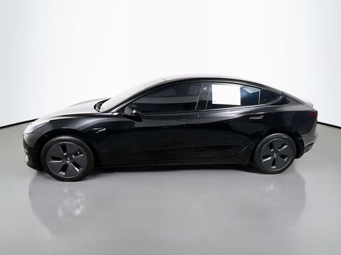 Used 2023 Tesla Model 3 Standard Range image 9
