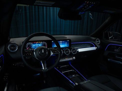 New 2026 Mercedes-Benz GLB 250 4MATIC image 13