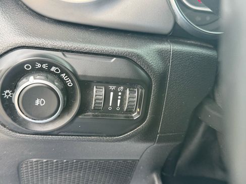 Used 2021 Jeep Wrangler Unlimited Sport image 21