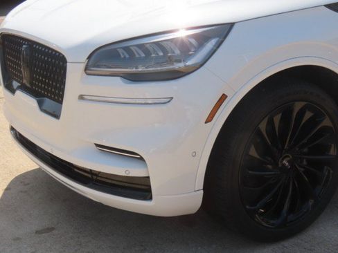 Used 2023 Lincoln Aviator Reserve w/ Jet Package RWD image 3