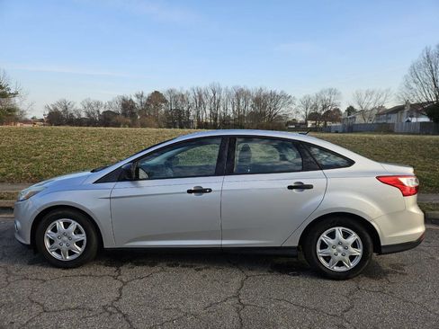 Used 2014 Ford Focus S image 2