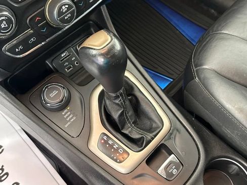 Used 2018 Jeep Cherokee Limited w/ High Altitude Package AWD/4WD image 23