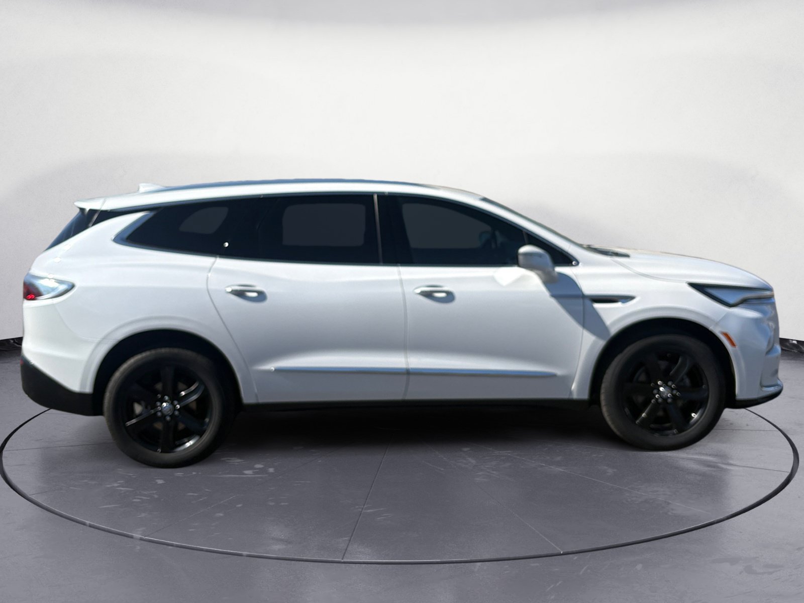 Used 2024 Buick Enclave Essence w/ Sport Touring Edition FWD image 6