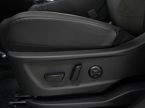 Used 2023 Nissan Ariya AWD image 24