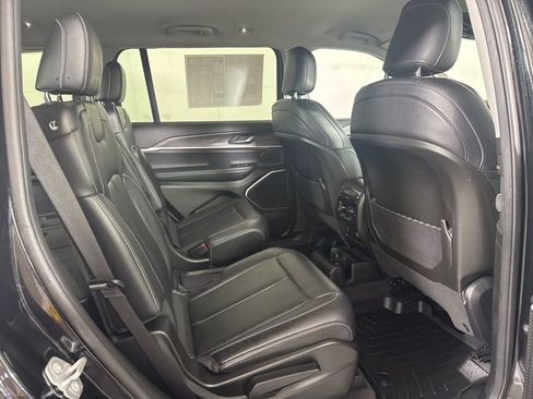 Used 2022 Jeep Grand Cherokee L Limited image 5