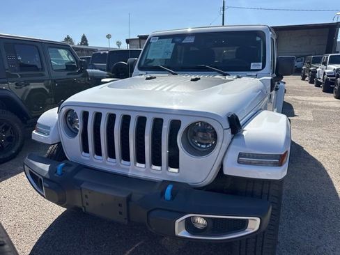 Used 2023 Jeep Wrangler Unlimited Sahara w/ Cold Weather Group AWD/4WD image 2