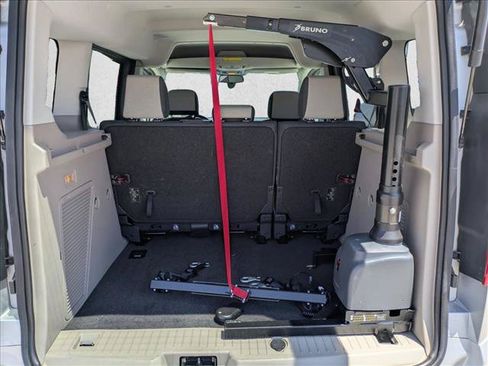 Used 2016 Ford Transit Connect XLT FWD image 6