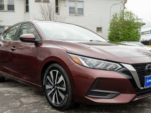 Used 2023 Nissan Sentra SV w/ SV Premium Package FWD image 4