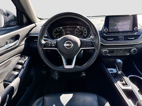 Used 2023 Nissan Altima 2.5 SR image 18