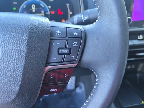 Used 2025 Toyota Camry SE w/ Convenience Package FWD image 19