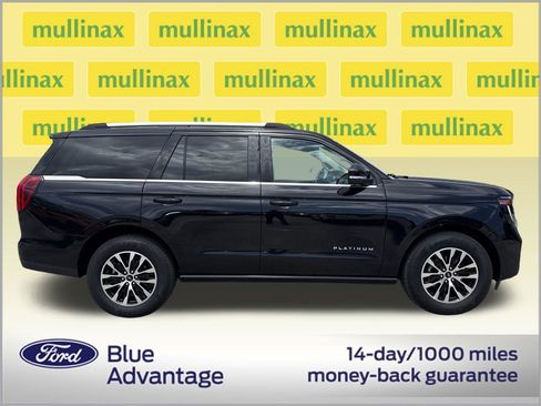 Used 2025 Ford Expedition Platinum AWD/4WD image 2