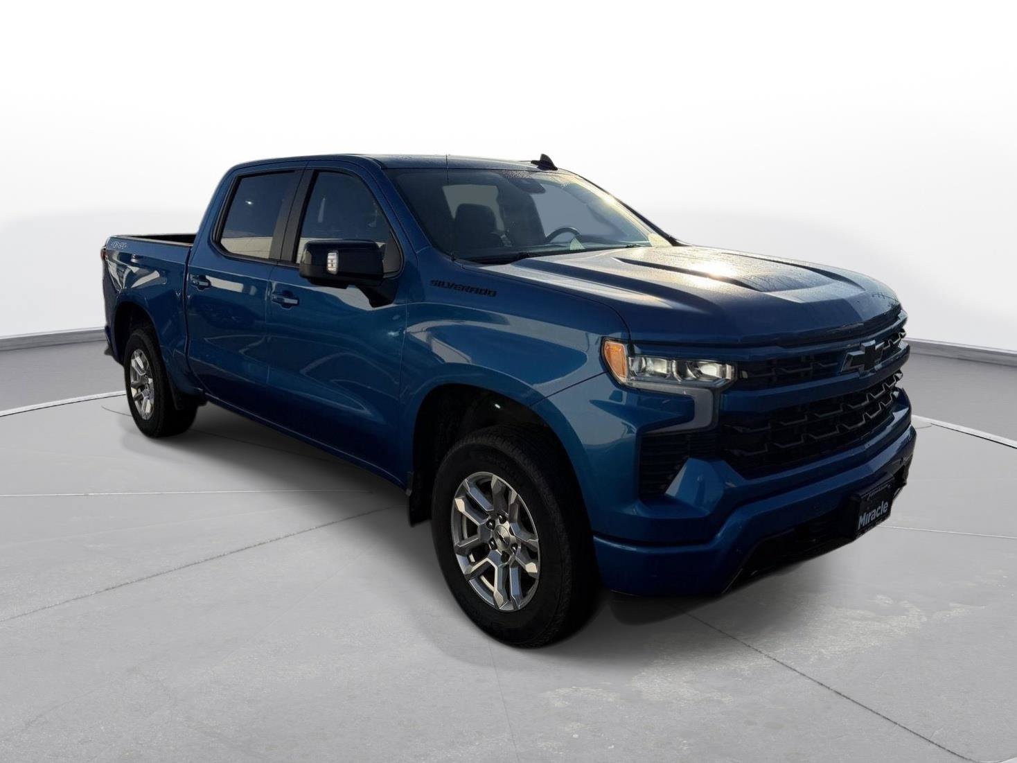 Used 2024 Chevrolet Silverado 1500 RST w/ Convenience Package II AWD/4WD image 4