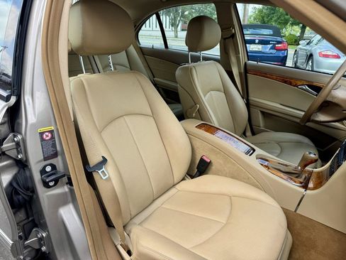 Used 2008 Mercedes-Benz E 350 4MATIC Sedan image 25