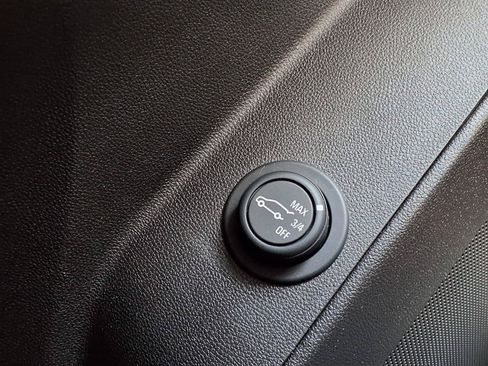 Used 2019 Chevrolet Equinox LT FWD image 17