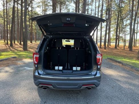 Used 2018 Ford Explorer XLT w/ Equipment Group 201A image 18